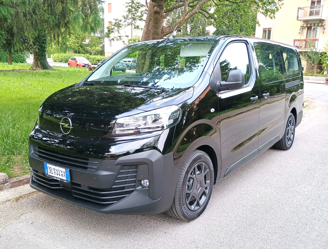Opel Vivaro Life XL nero
