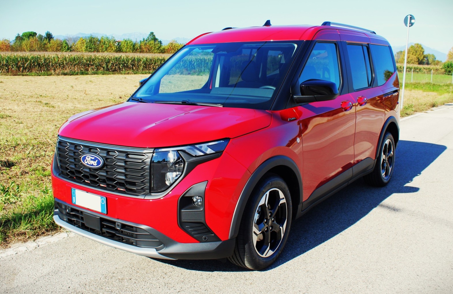 Ford Tourneo Courier Active rosso